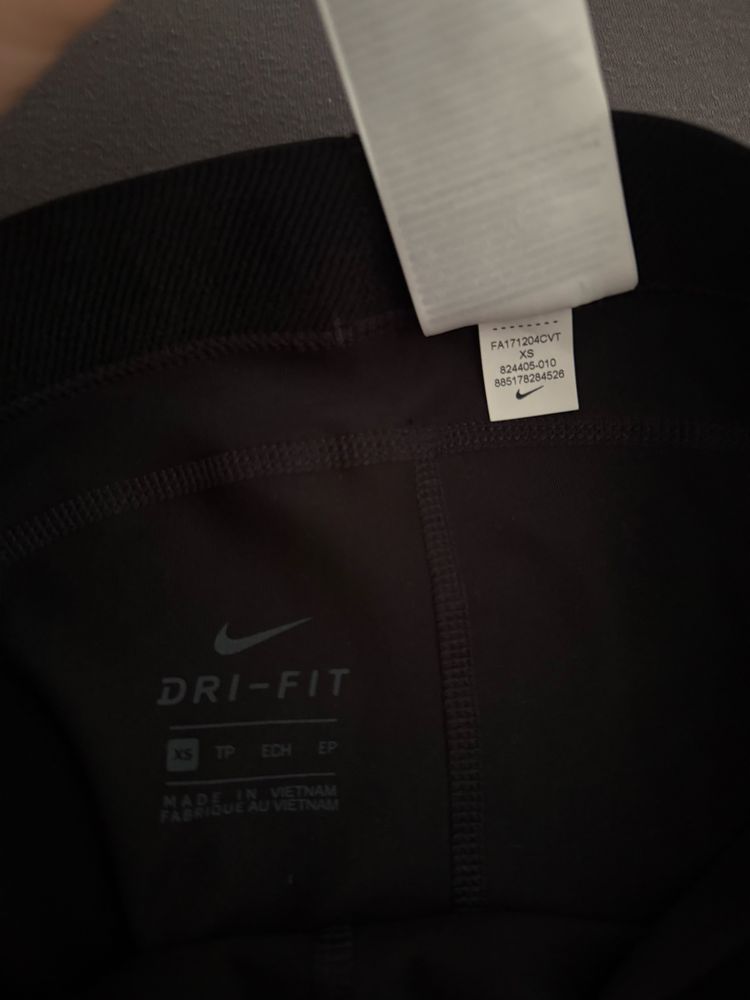 Клин Nike три четвърти чисто нов с етикет