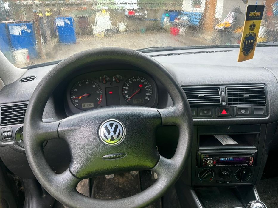 Vând golf 4 1.6 16v