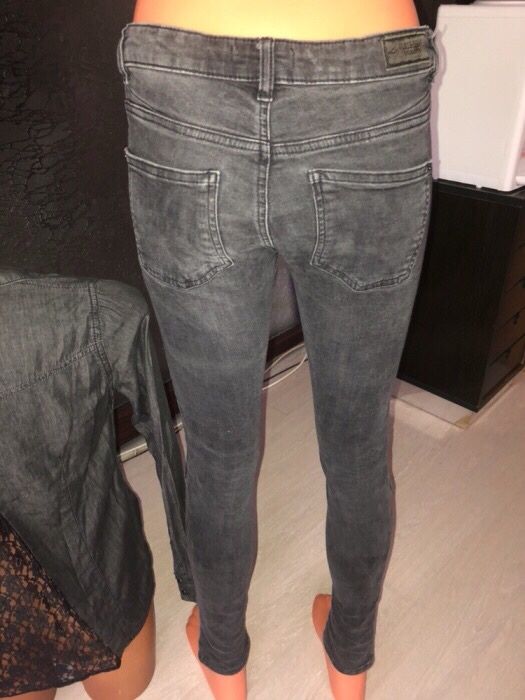 Pantaloni jeans Pull & Bear blugi