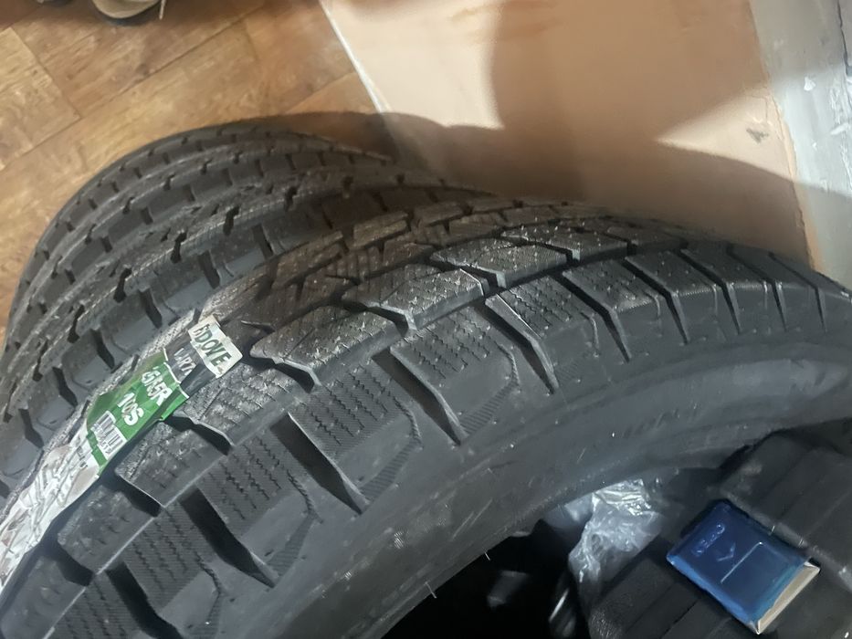 Шины (резины) новые комплект размер r18