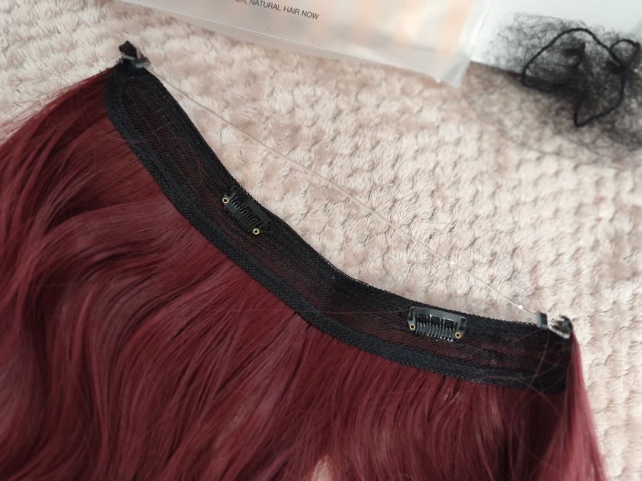 Нова треса за коса малиново червено на вълни