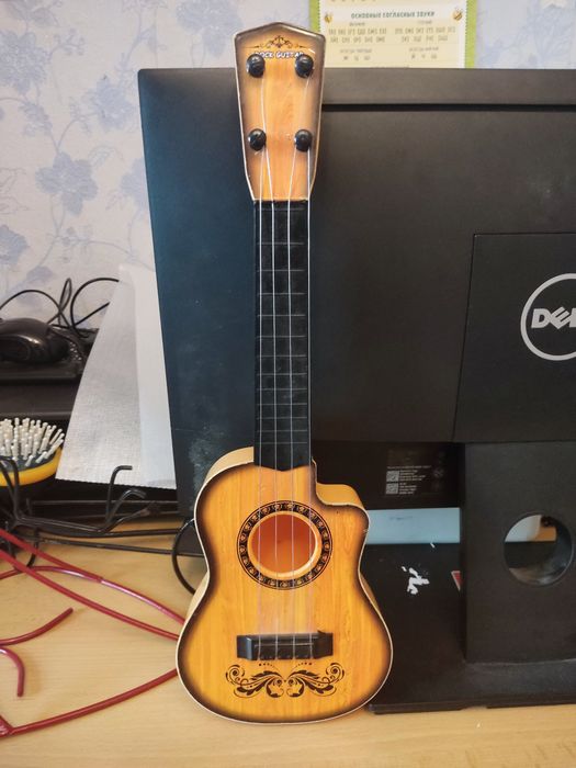 Детская гитара (игрушка)