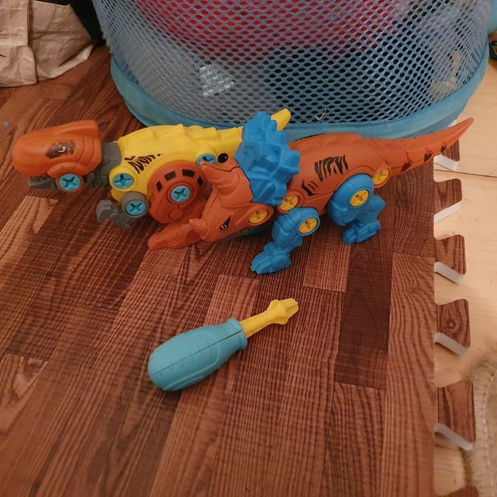 Dinozauri de insurubat
