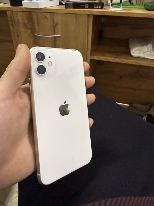 Продам iphone 11