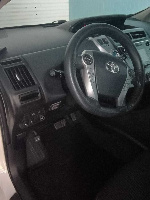 Toyota Prius Plus Hybrid si GPL