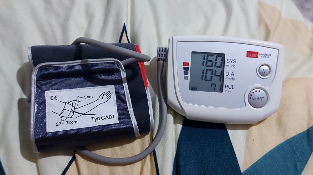 Tensiometru de brat boso medicus control