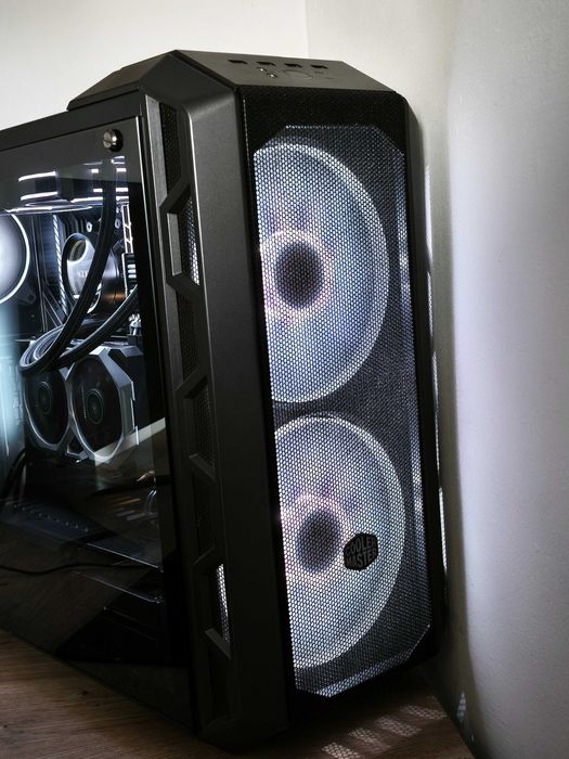 Calculator Gaming + Monitor/Tastatură/Mouse/Căști