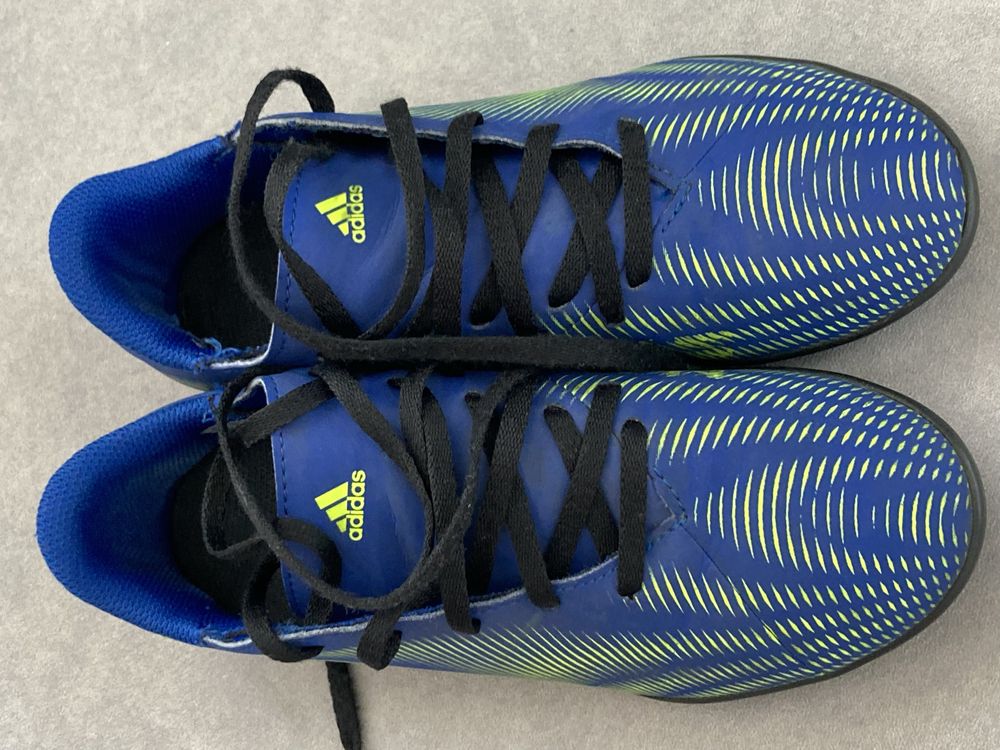 Adidas Nemeziz оригинални стоножки 35 номер детски