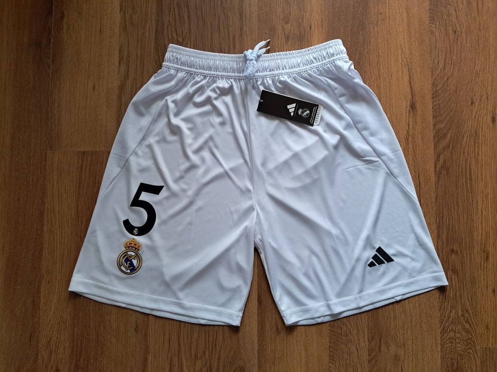 Фланелки Real Madrid размери М и L