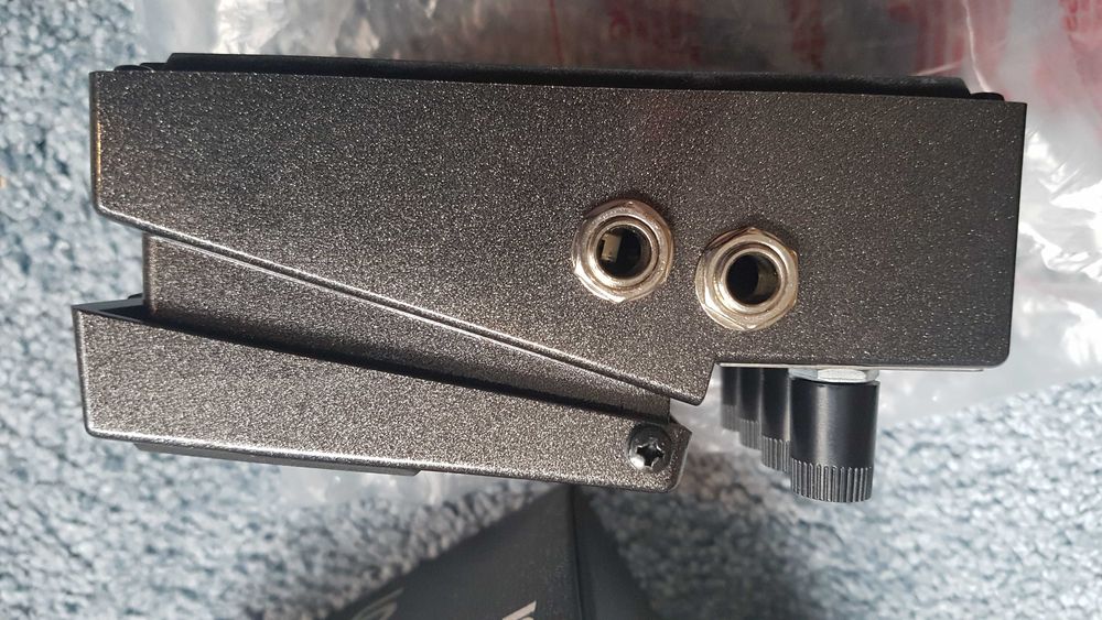 Vand efect chitara voce -pedala BOSS RV6 noua