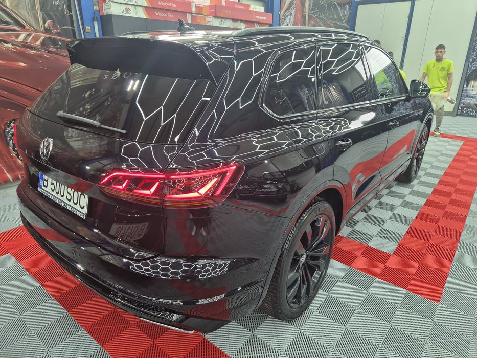 Vand/Schimb Vw Toareg- full option Black edition  3.0 tdi 286cp