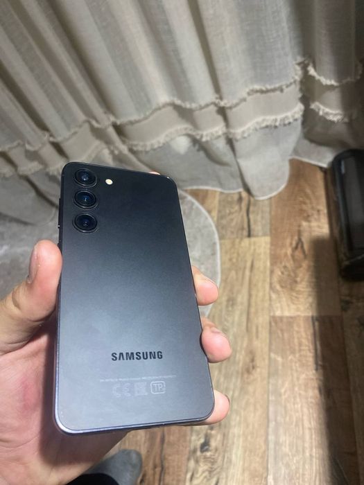 Samsung galaxy s23 128gb в отличном состоянии