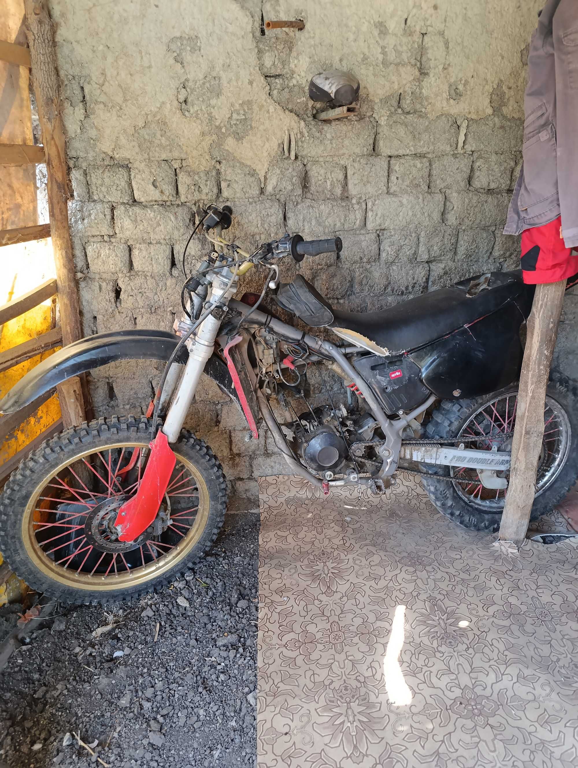 Ендуро мотор Apriliq rx 80 за части
