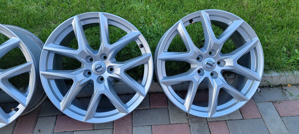 Jante r 18 originale volvo xc 40,xc 60