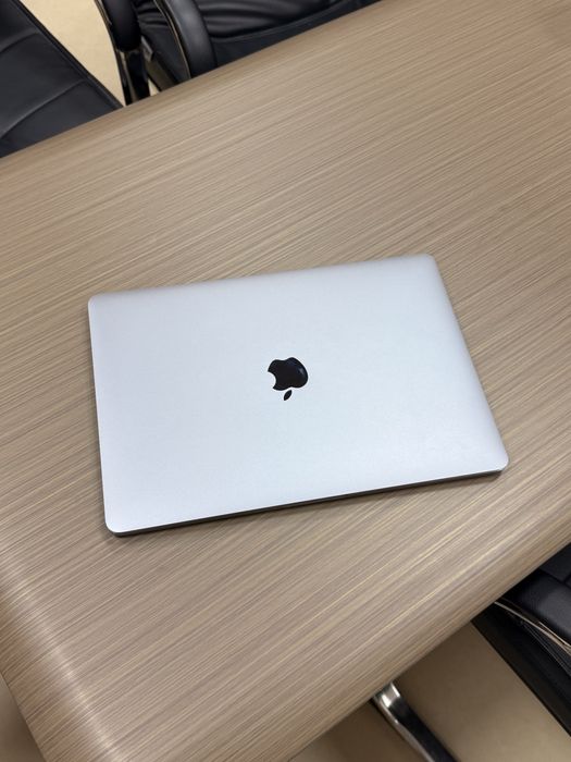 Macbook Pro 2019 srochno sotiladi
