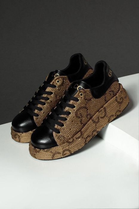 Adidași de dama 
36,37,38,39,40