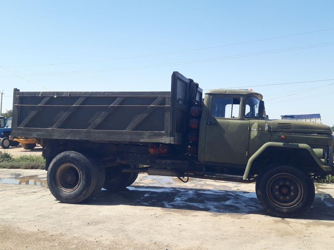 Zil 130 sotiladi xolati yaxshi zadnimos laz resorlar maz