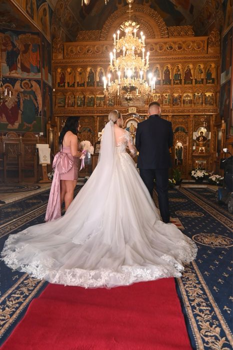 Rochie mireasa,trena cu sistem de prindere!