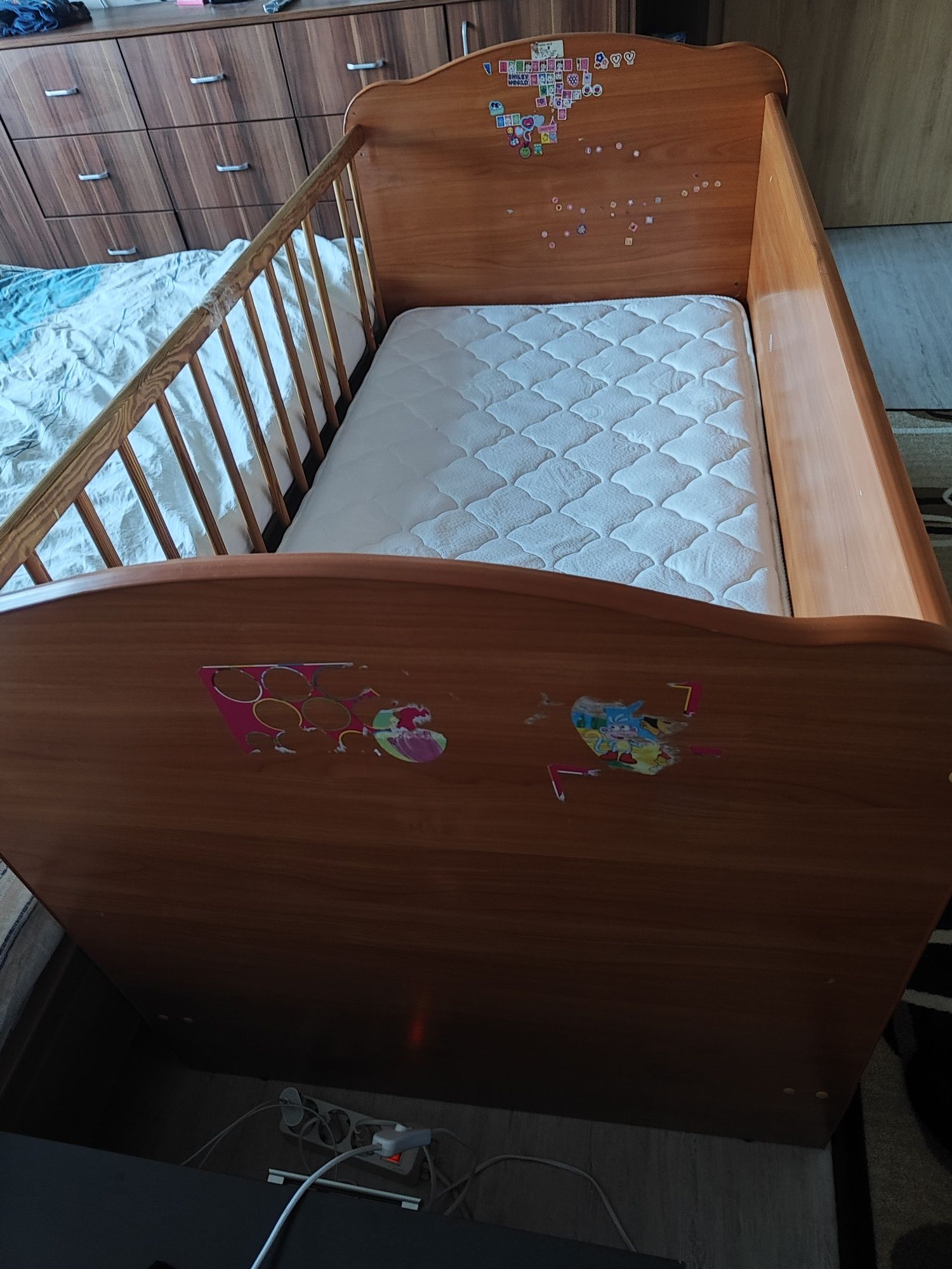 Детска кошара/легло с 2 матрака в добро състояние