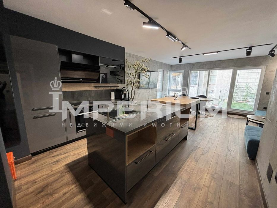 Продава се Двустаен апартамент в Варна, Бриз - 80 кв.м за 13 €/кв.м - Снимка #7