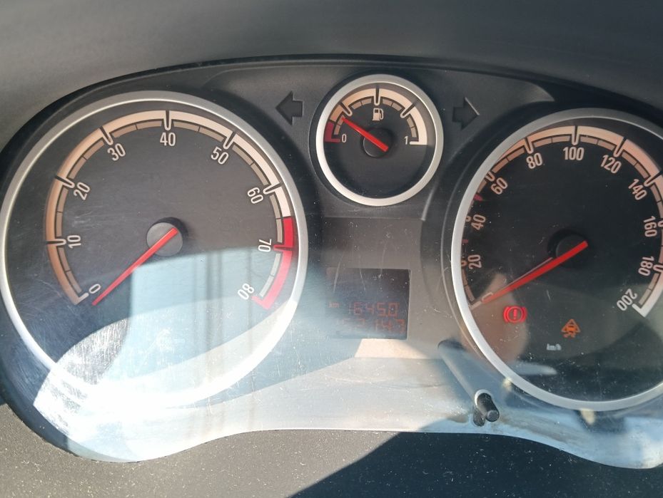 Opel corsa d 1.2 benzină