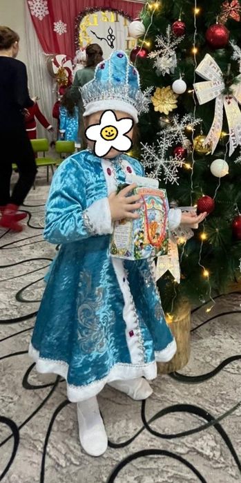 Продам костюм Снегурочки