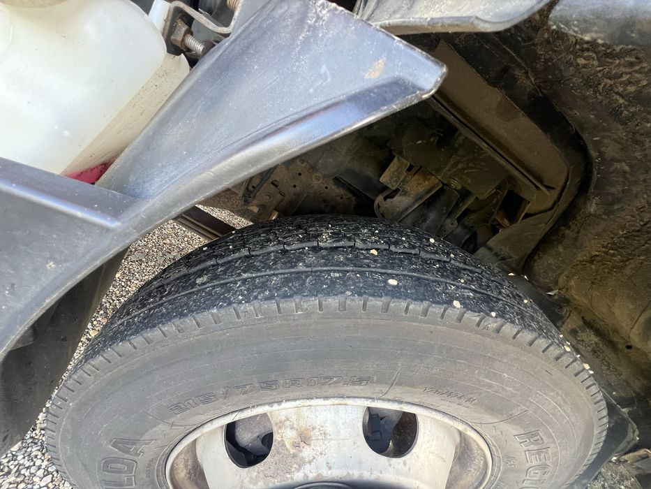 Isuzu 2012 basculabil si lasa si bena jos