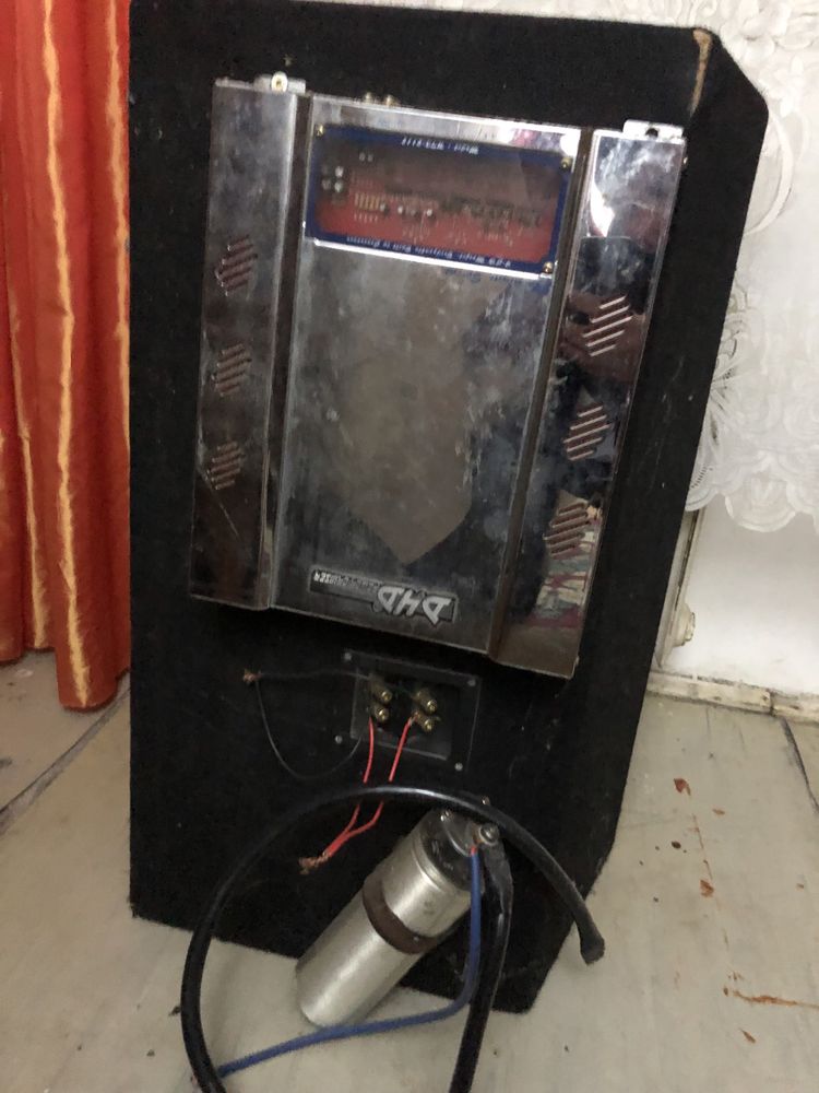 Subwoofer condensator si statie