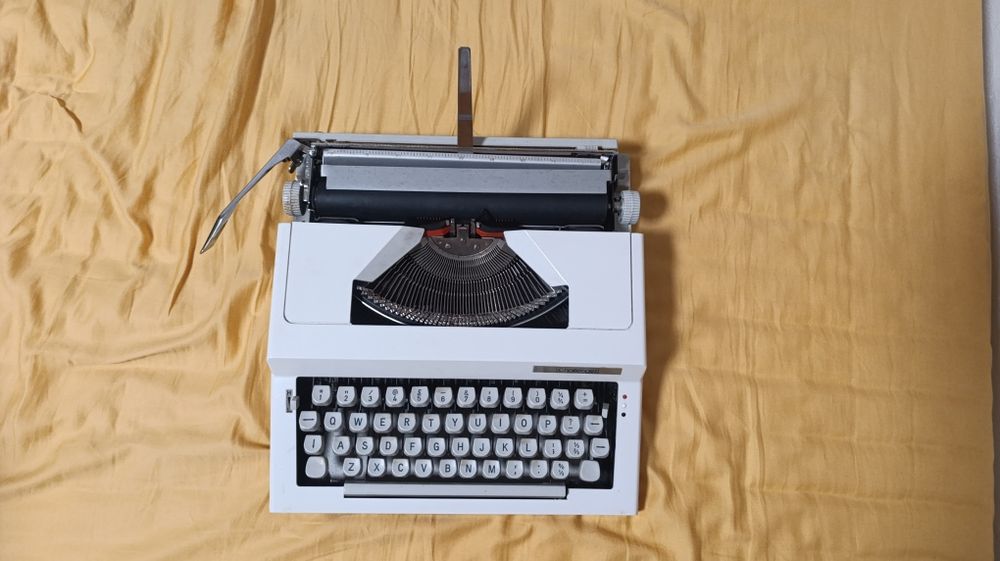Masina de scris challanger