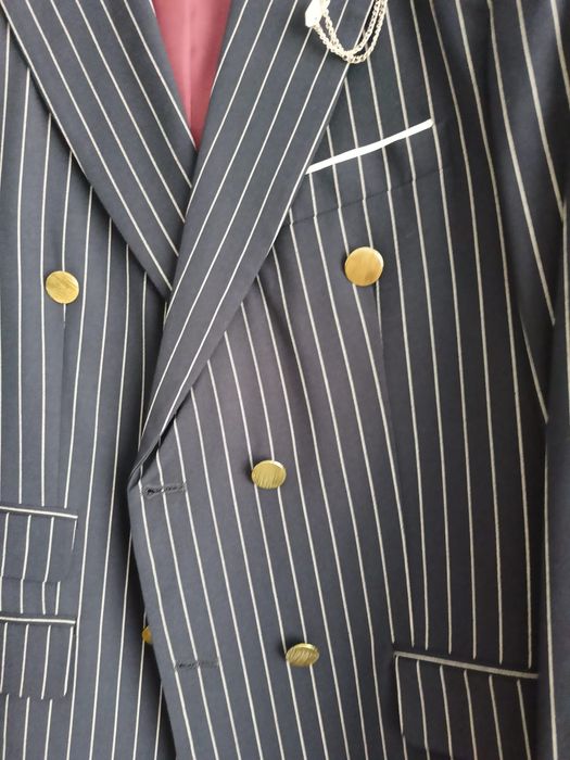 Vând costum barbati