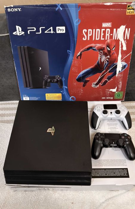 отличен PS 4 Pro с два джойстика, Playstation 4 Pro