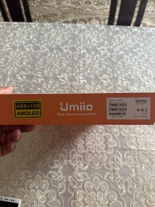 планшет Umiio srochno sotiladi