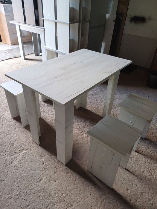 Стол с табуретками!!! Новый!!!