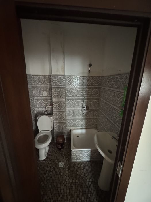 Qiziltepa Davlat xizmatlari orqasidan 3 xonalik uy sotiladi