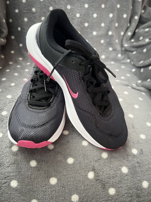 Adidasi nike 38,5