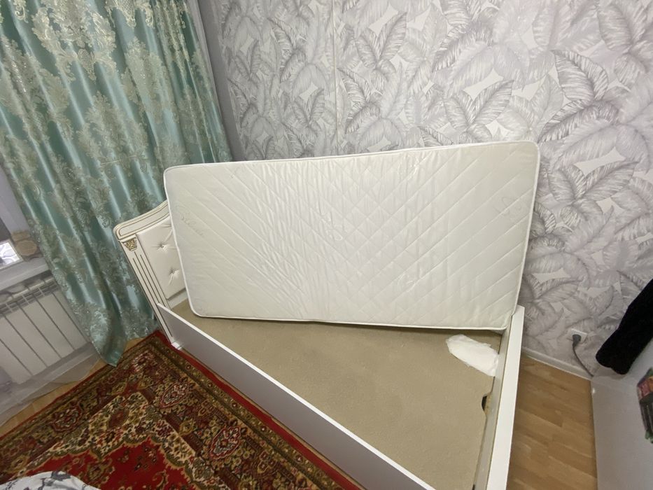 Продам кровать  с  ортопедическим матрасом