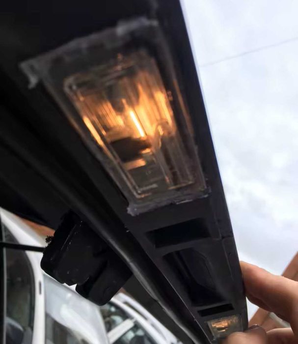 Лайсна за багажника с дръжката за отваряне за BMW E83 X3 БМВ Х3 Е83