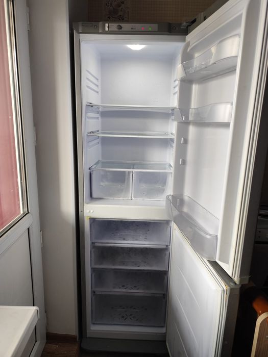 Продам стиральную машинку LG в хорошем состоянии и холодильник Бирюса