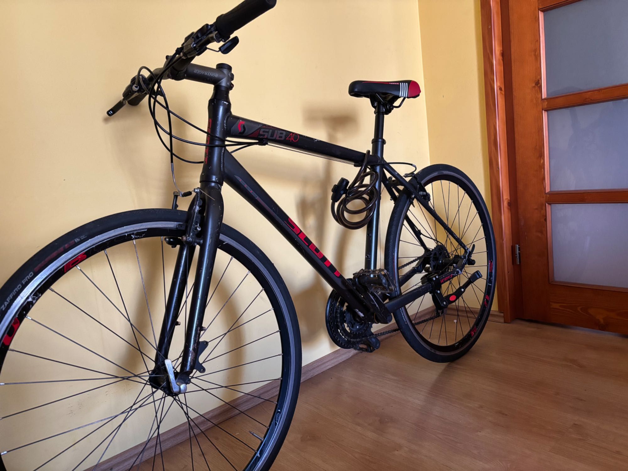 This is a Scott Sub 40 bike with a lightweight frame