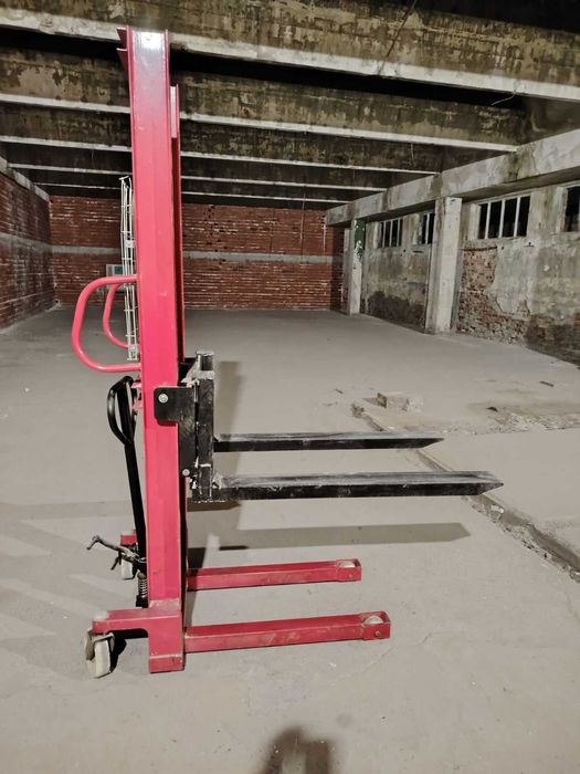 СТАКЕР хидравличен 2 тона 2 метра