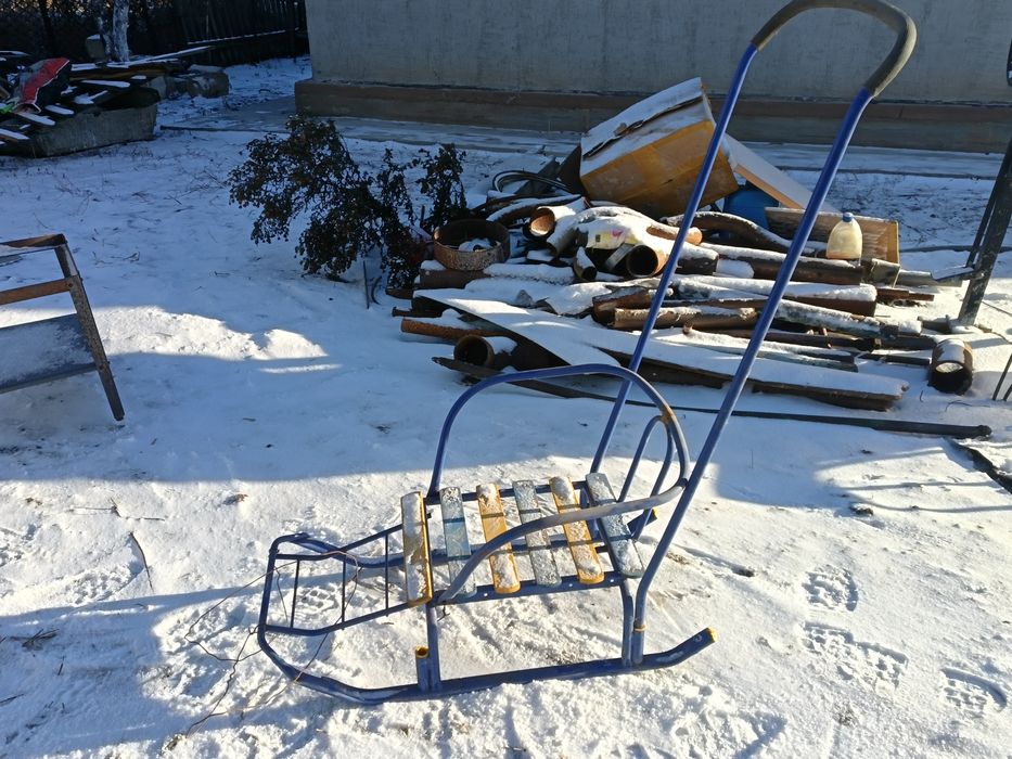 Продам санки почти новые