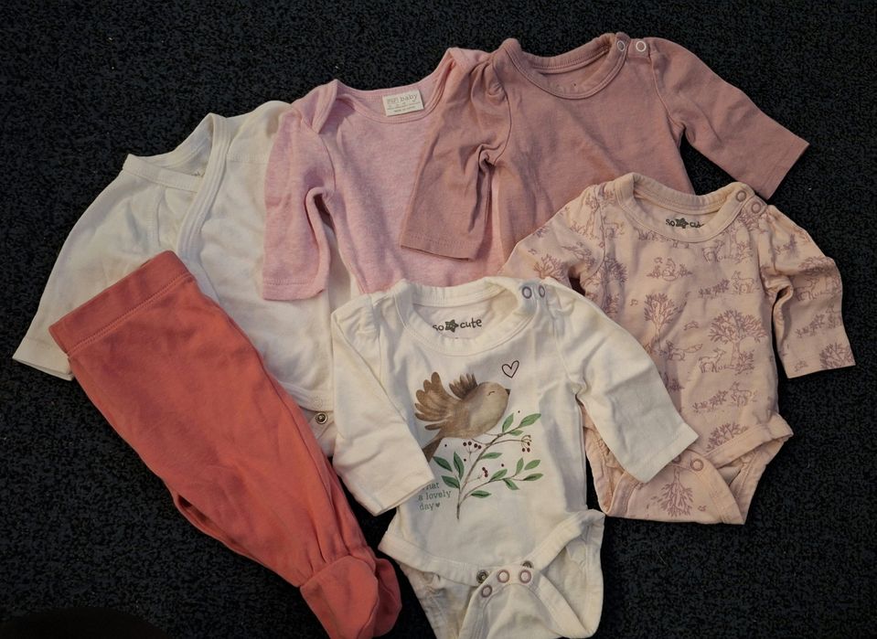 Haine fetite nou nascut