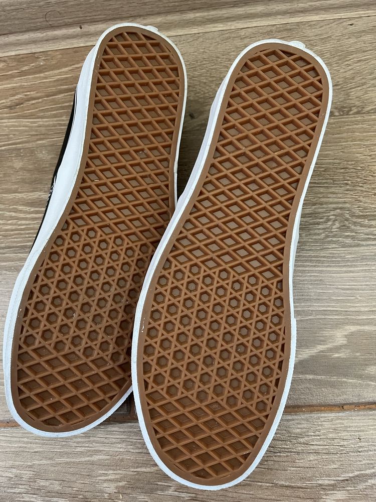 Vans, нови,черни кецове