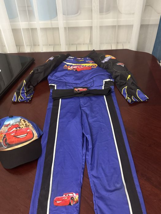 Костюм молния маквин  2500