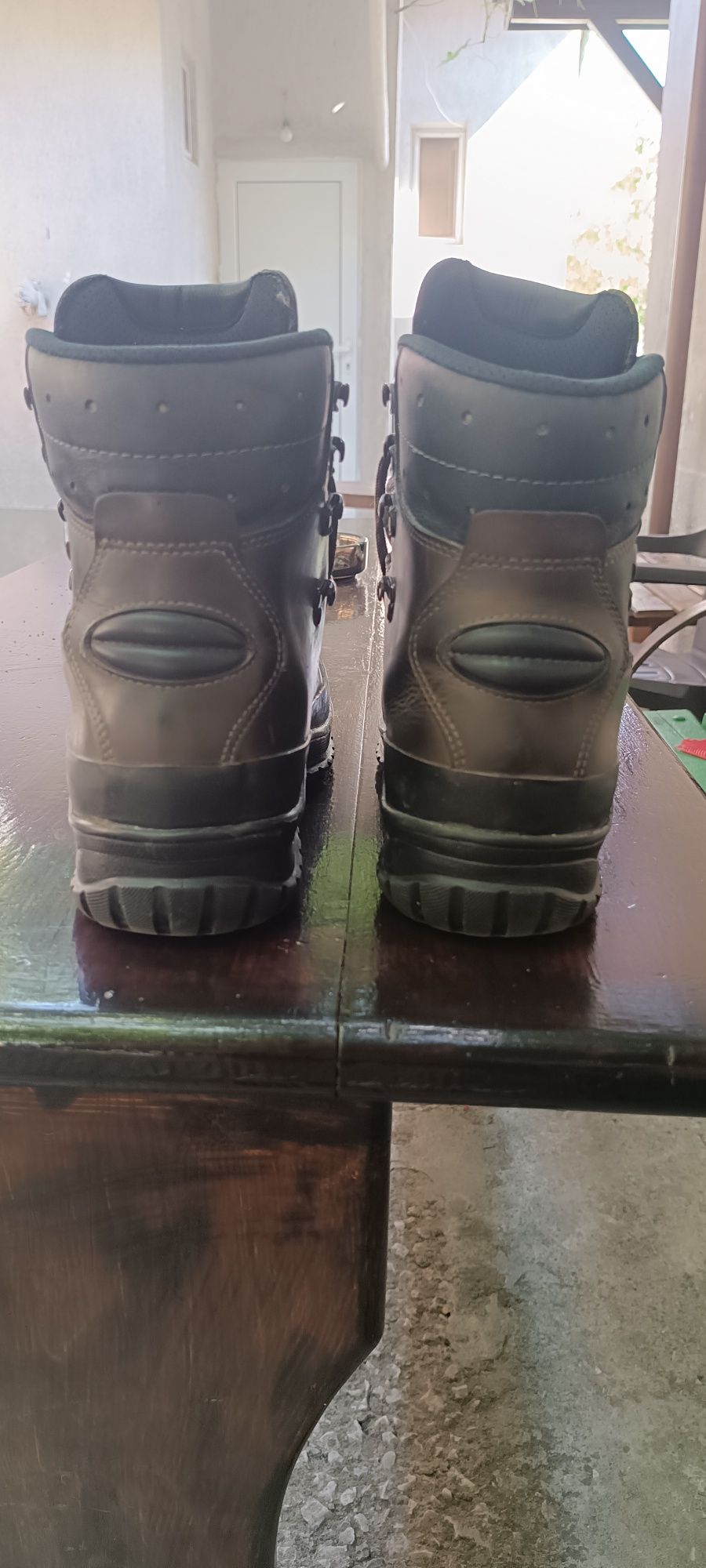 Мъжки обувки LOWA GORE-TEX 45-НОМЕР