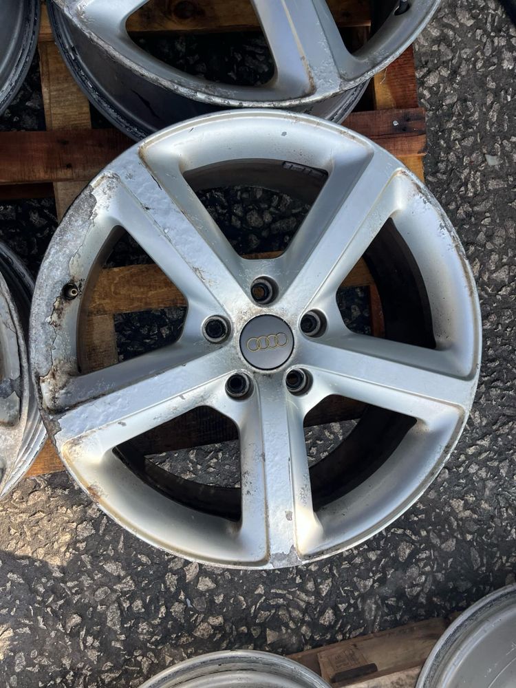 Джанти Ауди AUDI Q7 4L 5x130 20'' ET60 9J 4L0601025H ном 133 за боя са