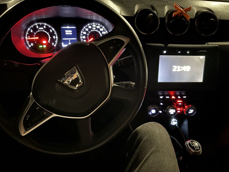 Vând Dacia Duster
