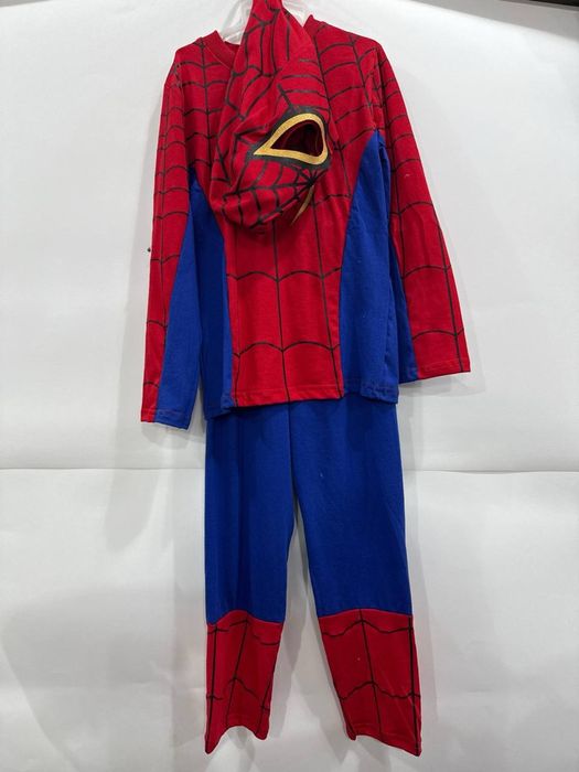 Янги йил байрами учун хар хил либосларимиз бор.