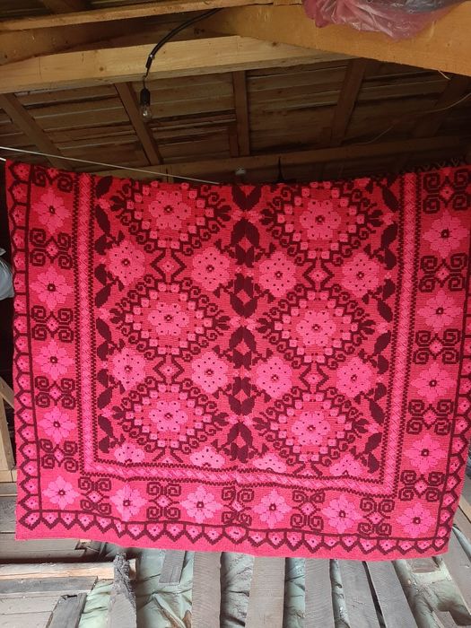 Cuverturi de pat tradiționale din lână.