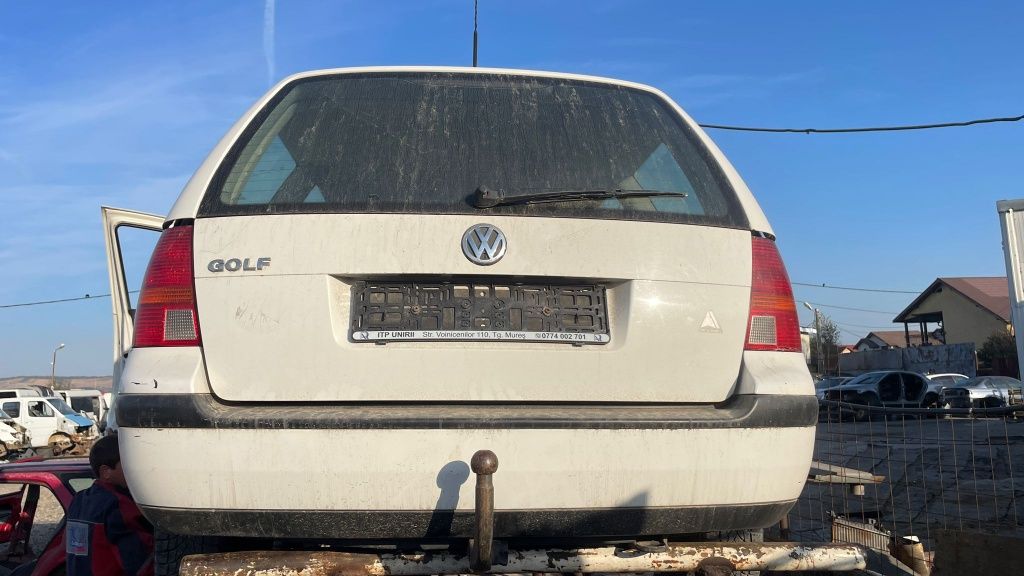 Dezmembrez Volkswagen Golf 1.6 Benzina BCB